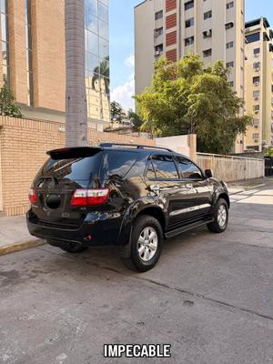 Toyota Fortuner 2011