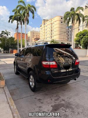 Toyota Fortuner 2011