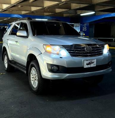 Toyota Fortuner 2014