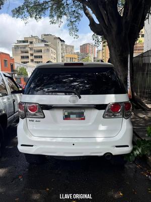 Toyota Fortuner 2014