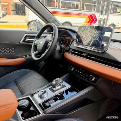 Mitsubishi Outlander 2025