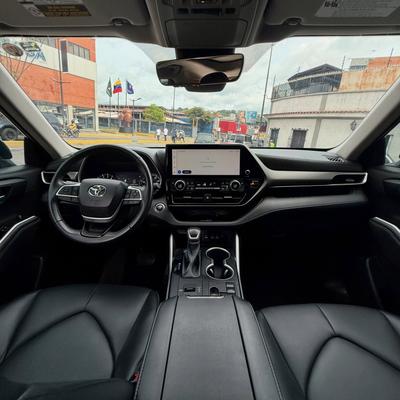 Toyota Highlander 2025