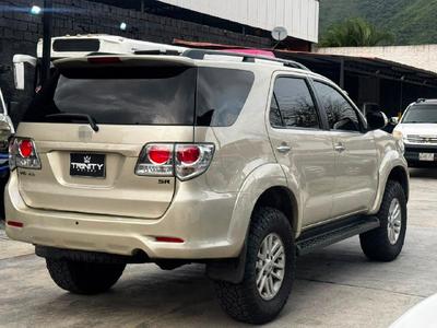 Toyota Fortuner 2012