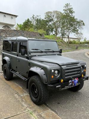 Land Rover Defender 2005