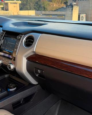 Toyota Tundra 2016