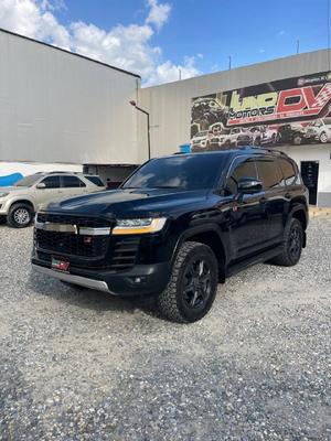 Toyota Land Cruiser 300 GR-Sport 2024