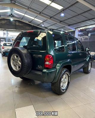 Jeep Cherokee 2004