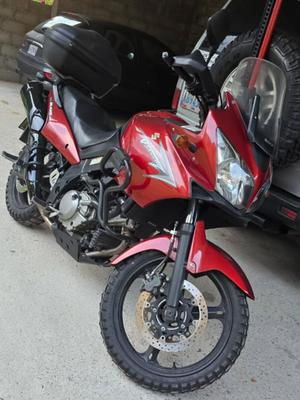 Suzuki V-Strom 2013