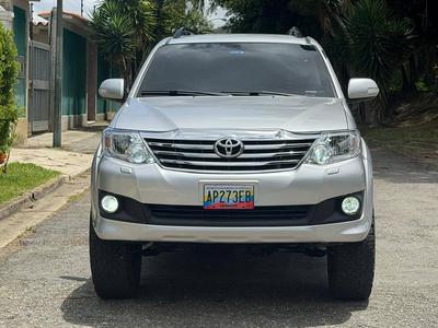 Toyota Fortuner 2013