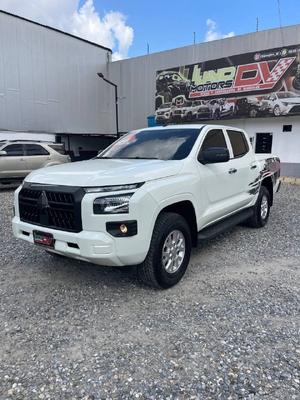 Mitsubishi L200 2025