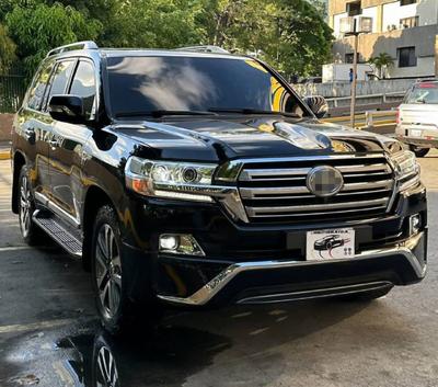 Toyota Land Cruiser 200 2017