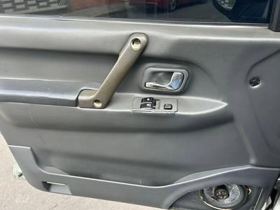 Mitsubishi Montero 2002