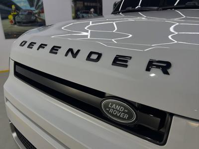 Land Rover Defender 2023