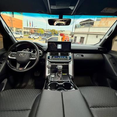 Toyota Land Cruiser 2024