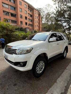 Toyota Fortuner 2013