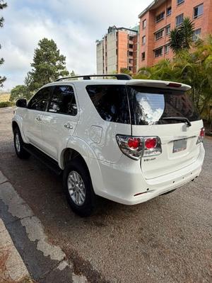 Toyota Fortuner 2013