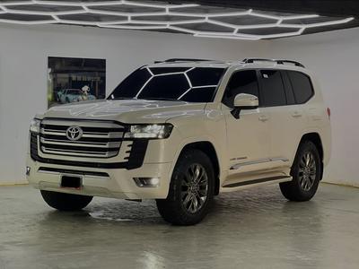Toyota Land Cruiser 300 2024