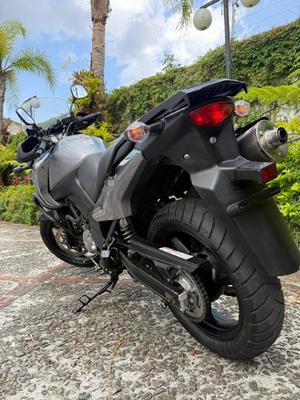 Suzuki V-Strom DL-650 2011