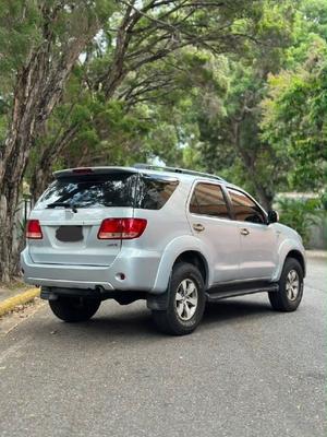 Toyota Fortuner 2008