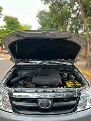 Toyota Fortuner 2008