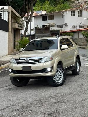 Toyota Fortuner 2014
