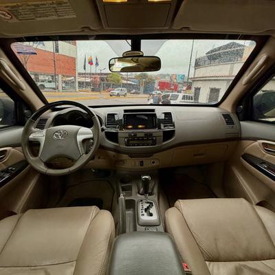 Toyota Fortuner 2013