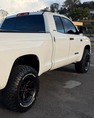 Toyota Tundra 2016