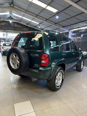 Jeep Cherokee 2004
