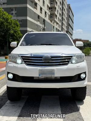 Toyota Fortuner 2015