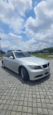 BMW 320i 2008