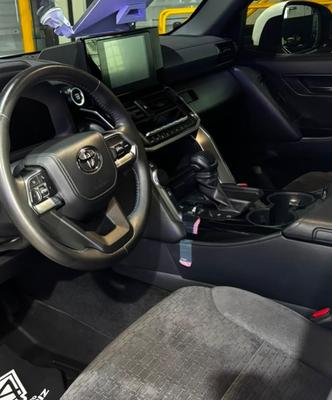 Toyota Land Cruiser 300 2025