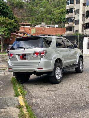 Toyota Fortuner 2013