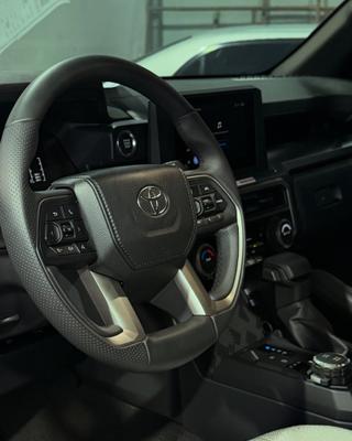 Toyota 4Runner SR5 2025