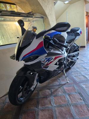 BMW RR1000 2022