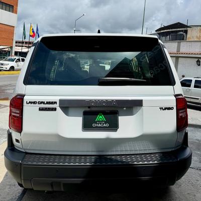 Toyota Land Cruiser Prado 2024