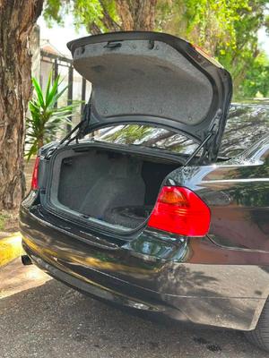 BMW 320i 2007