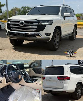 Toyota Land Cruiser 300 2022