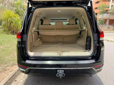 Toyota Land Cruiser 300 2024
