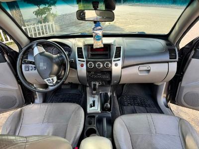 Mitsubishi Montero 2014