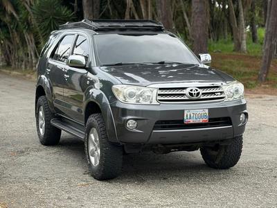 Toyota Fortuner 2010