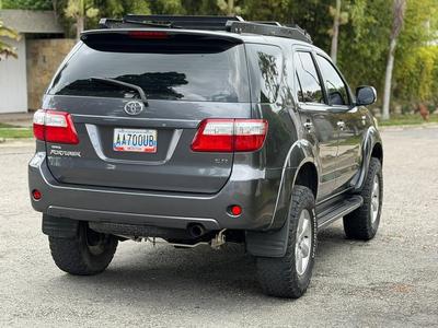 Toyota Fortuner 2010