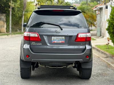 Toyota Fortuner 2010
