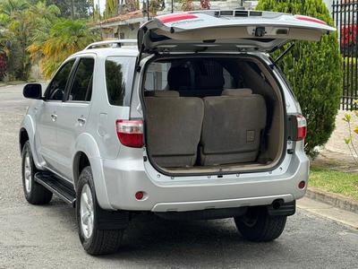 Toyota Fortuner 2011