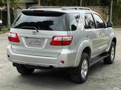 Toyota Fortuner 2011