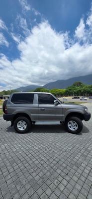Toyota Meru 2005