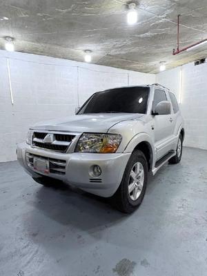 Mitsubishi Montero 2006