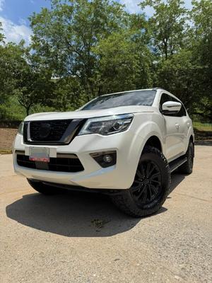 Nissan Terra 2022