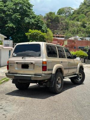 Toyota Land Cruiser 2001