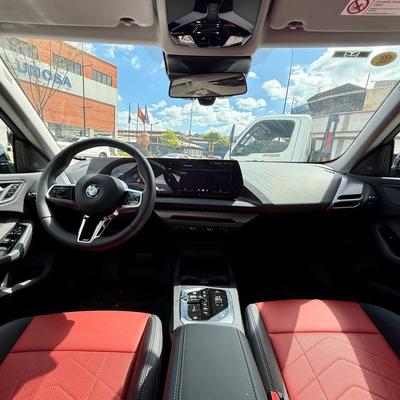 BMW 225 2025