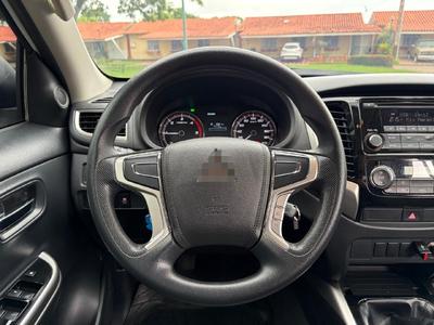 Mitsubishi L200 2023